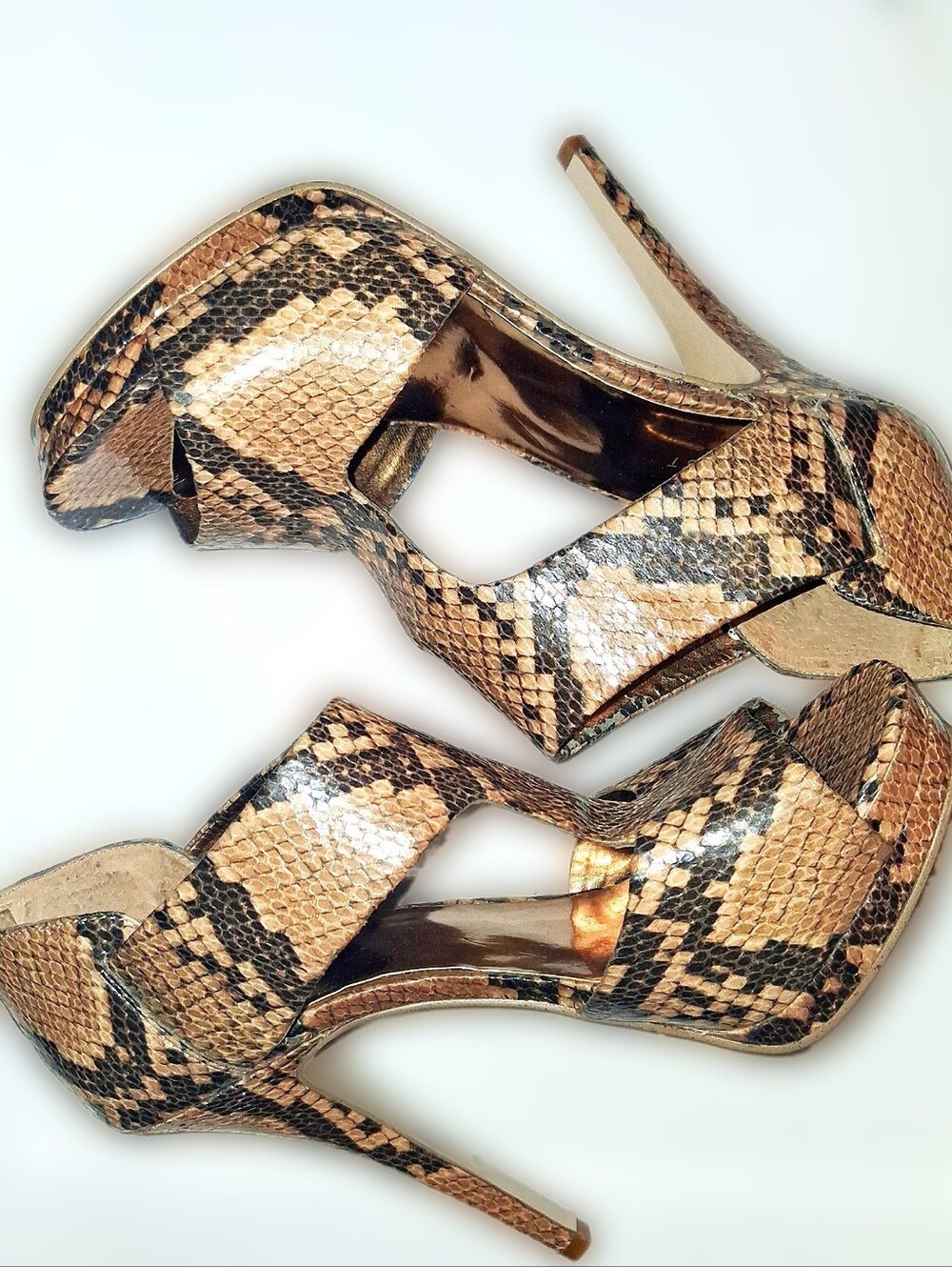 NINE WEST, SNAKE SKIN,  MOCHA/BROWN  POLMAN PLATFORM SANDAL. SIZE 9M.